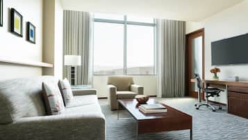Executive Suite (Deluxe) | Egyptian cotton sheets, premium bedding, down comforters, pillowtop beds