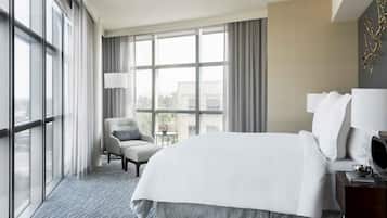 Executive Suite | Egyptian cotton sheets, premium bedding, down comforters, pillowtop beds