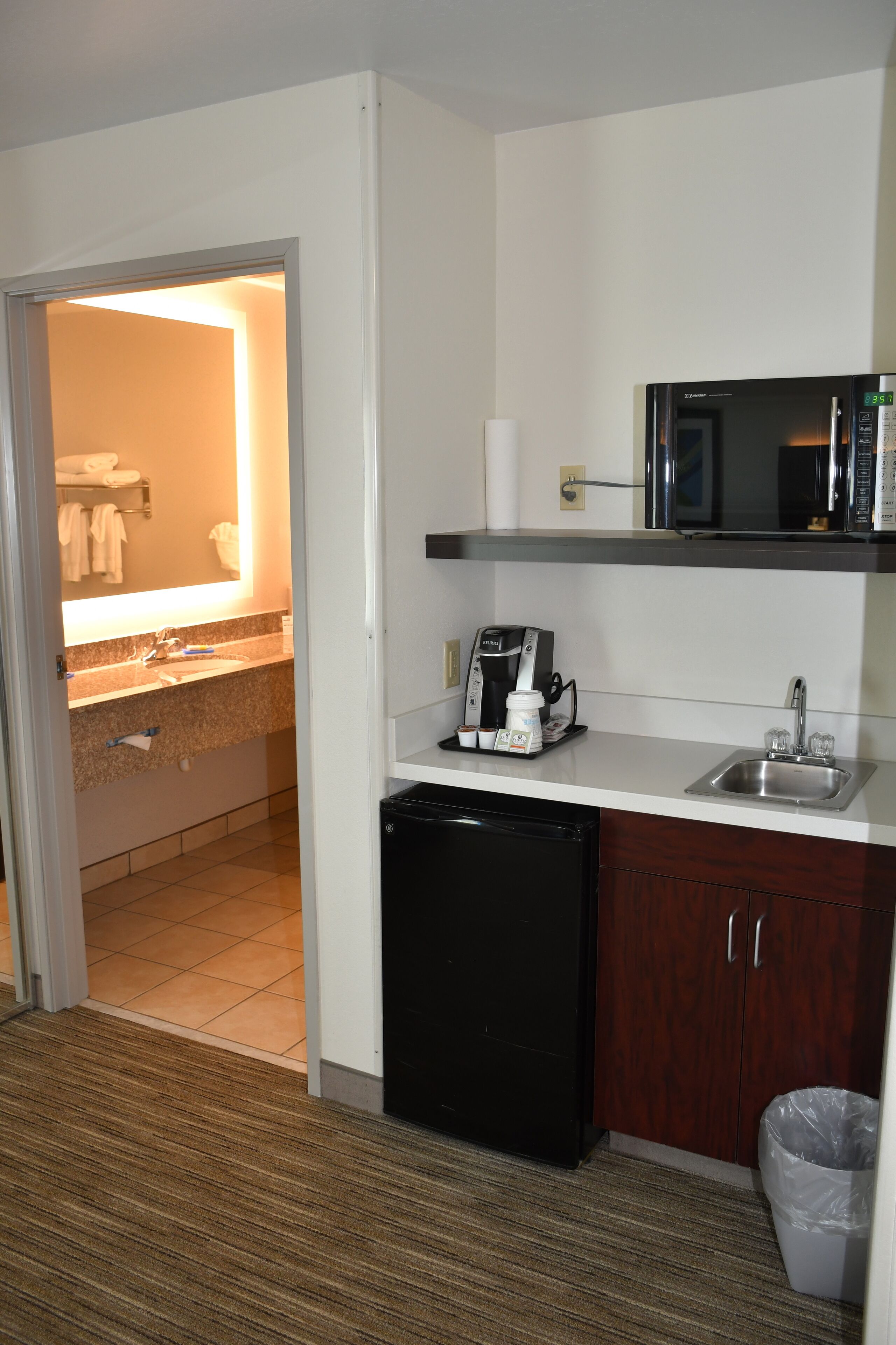 standard room, 1 king bed (extra floor space) | private kitchenette | fridge, microwave, coffee/tea maker