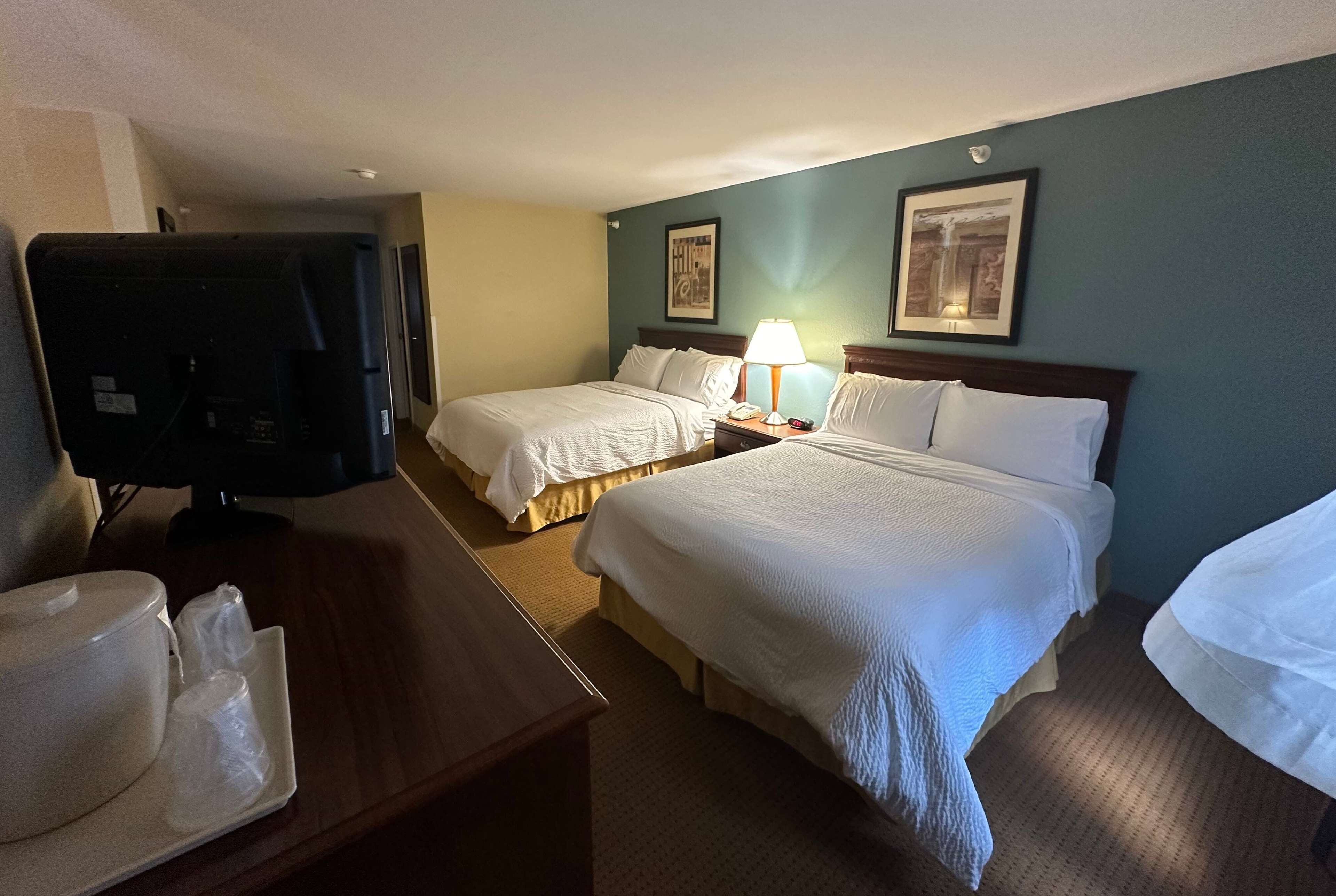 desk, iron/ironing board, free cots/infant beds, rollaway beds