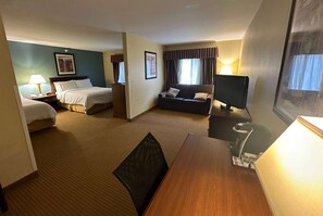 Studiosuite, 1 kingsize-seng med sovesofa, ikke-røyk | Skrivebord, strykejern/-brett og barnesenger (inkludert)