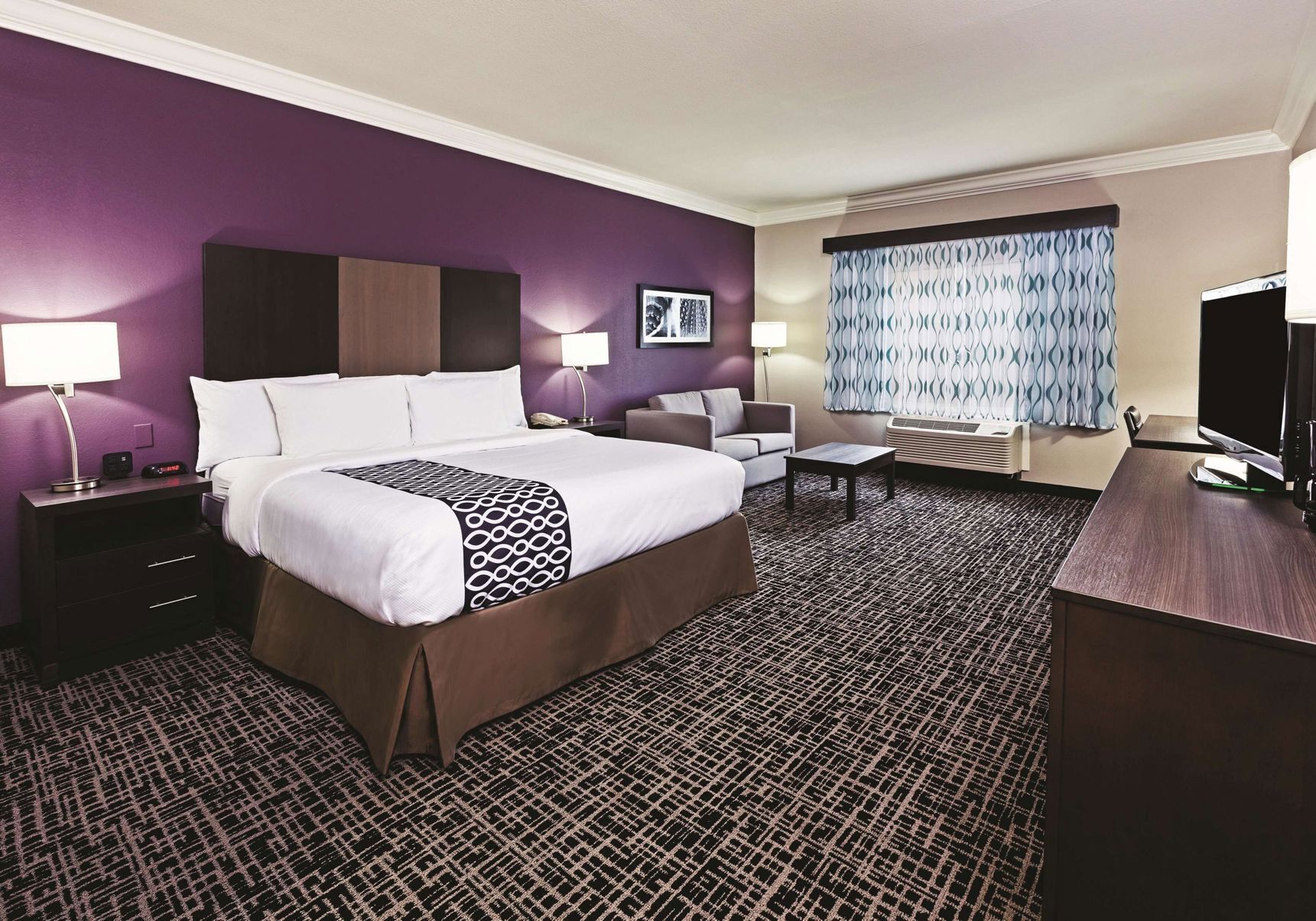 Premium bedding, down comforters, in-room safe, desk
