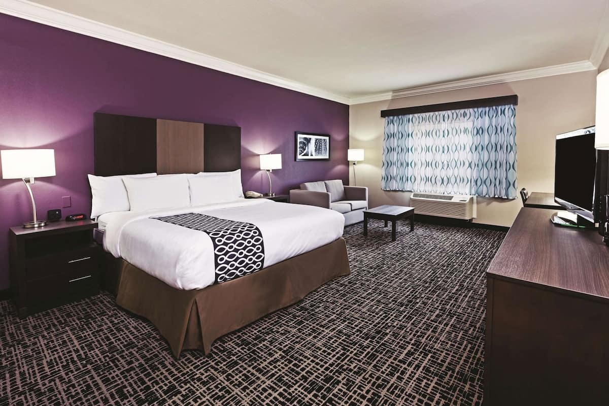 Premium bedding, down comforters, in-room safe, desk