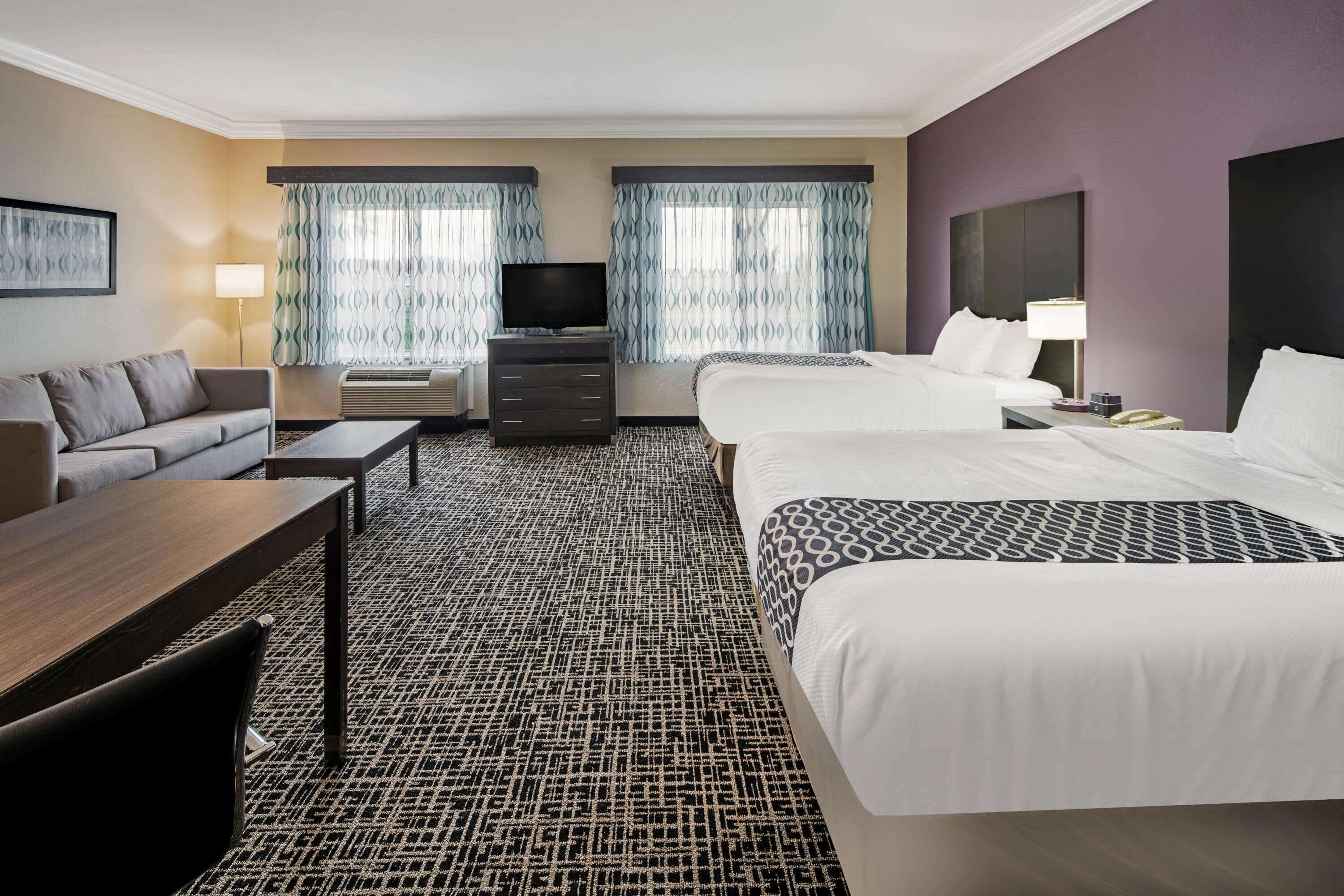 Premium bedding, down duvets, in-room safe, desk