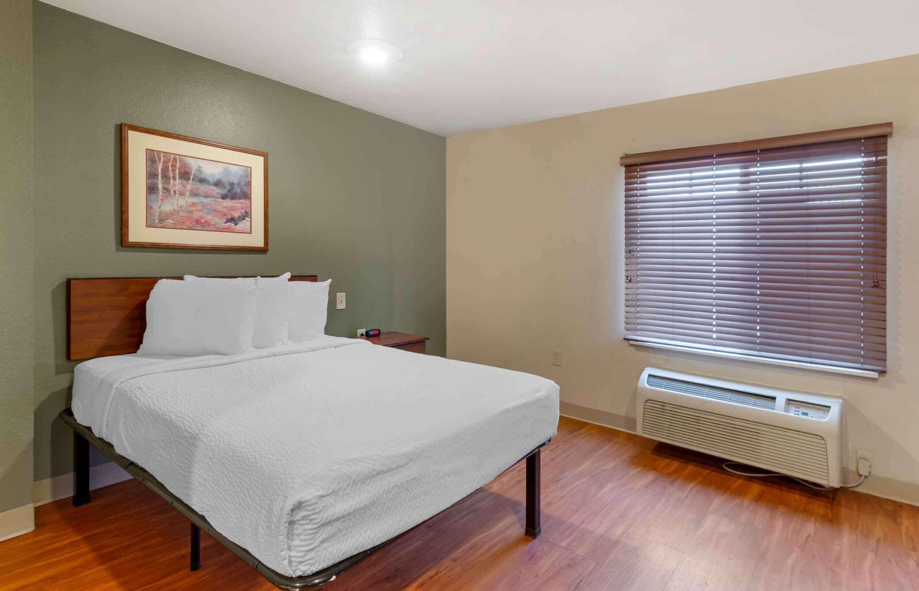 Standard Studio, 1 Double Bed, Non Smoking, Refrigerator & Microwave | Desk, iron/ironing board, free WiFi, bed sheets