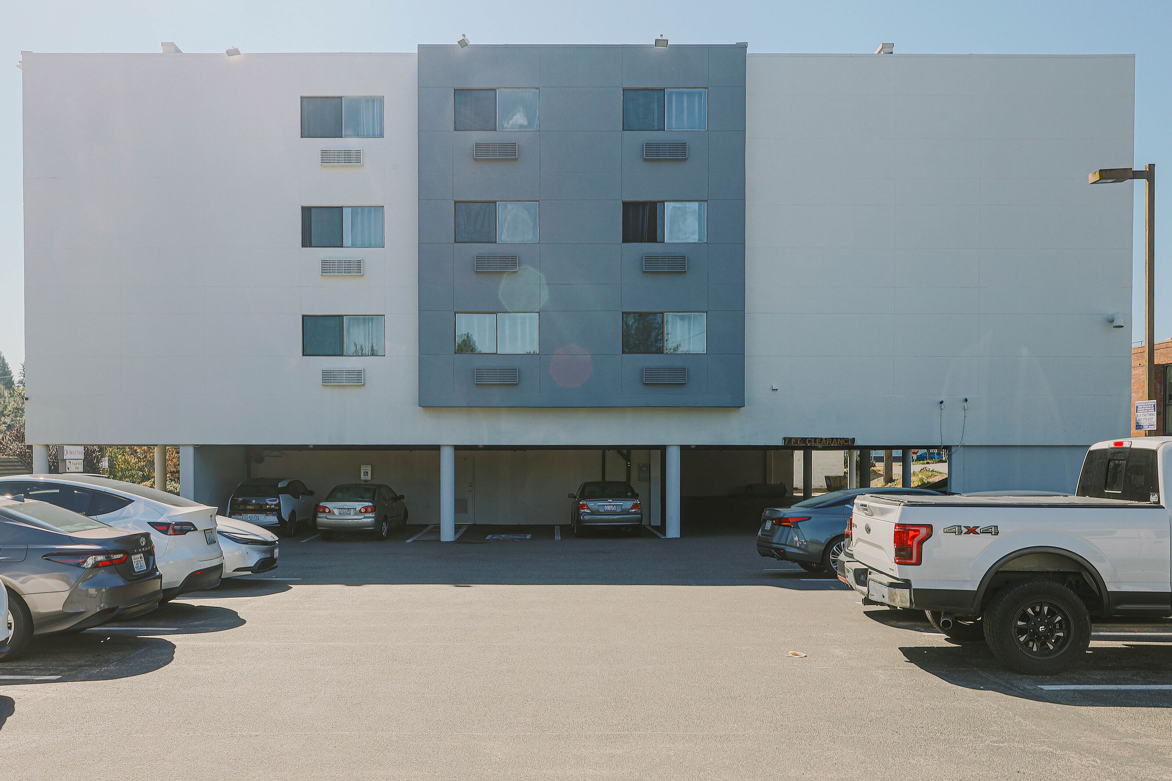 Photo - Hotel International