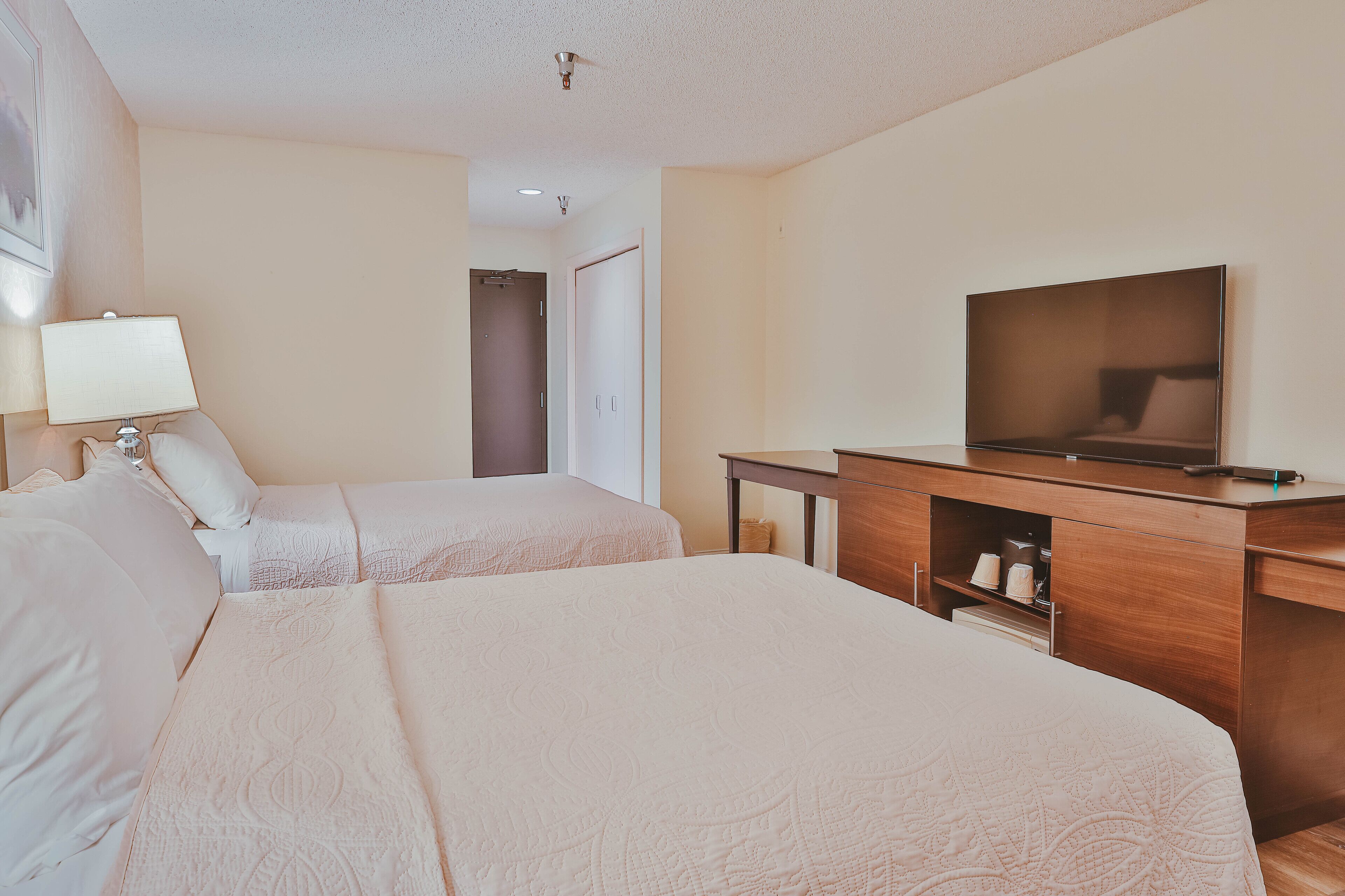 Photo - Hotel International