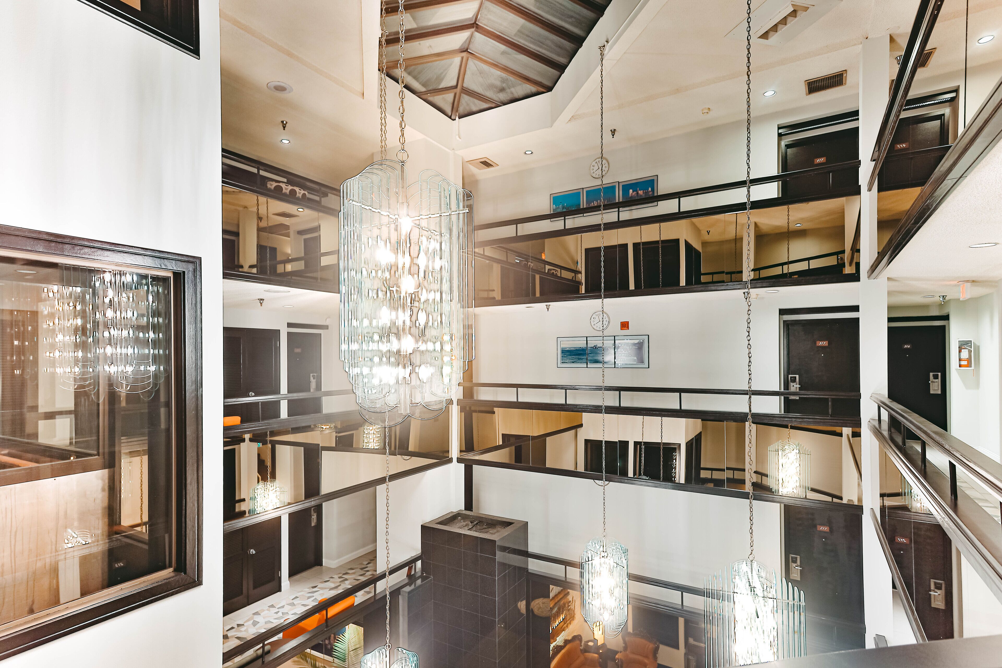 Photo - Hotel International