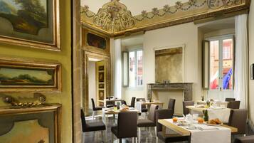 Petit déjeuner buffet compris tous les jours