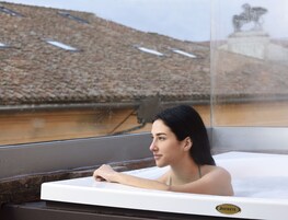 Habitación Deluxe doble, bañera de hidromasaje | Bañera de hidromasaje al aire libre