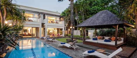 Private pool