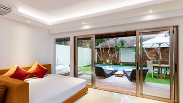 Vila Grand, 1 kamar tidur, kolam renang pribadi | Ruang keluarga | Televisi LED 20-inci dengan saluran TV kabel, TV, dan pemutar DVD