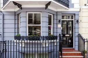 Πρόσοψη καταλύματος