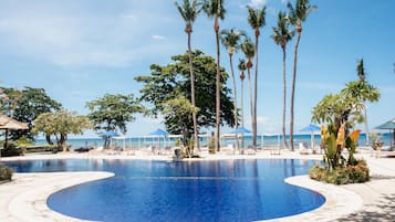 Outdoor pool, pool umbrellas