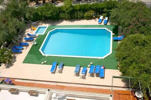 Seasonal outdoor pool - Sylva Hotel (Limassol)