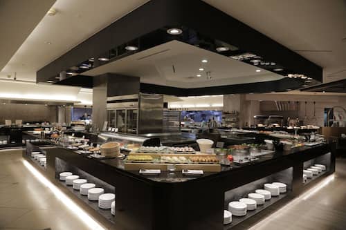 朝食 (ビュッフェ)、毎日提供 (有料)