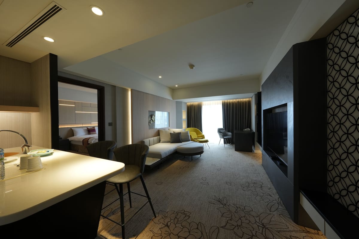 ห้องรอยัลสวีท | มินิบาร์, ตู้นิรภัยในห้องพัก, โต๊ะทำงาน, พื้นที่ทำงานแบบใช้แล็ปท็อป