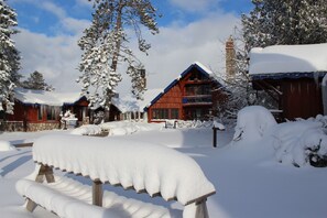 Vista frontal de la propiedad