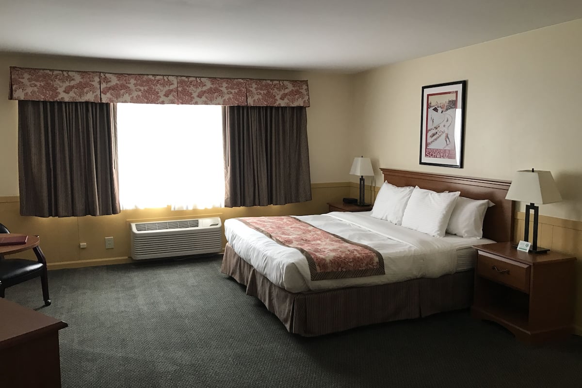 1 bedroom, premium bedding, desk, iron/ironing board