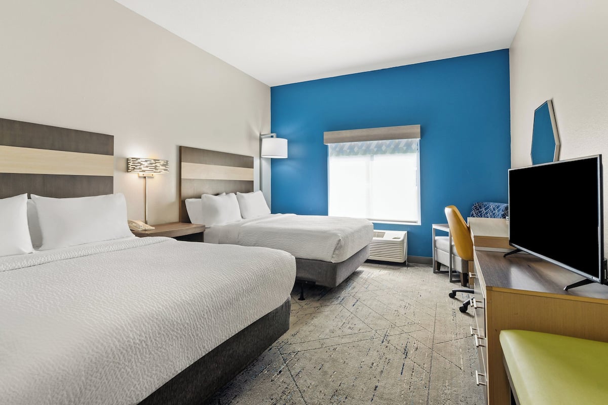 Coffres-forts dans les chambres, bureau, fer et planche Ă repasser