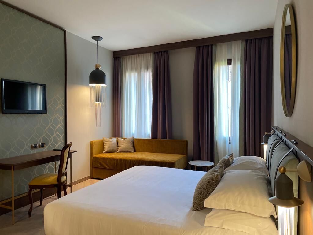 junior suite | minibar, in-room safe, desk, blackout curtains