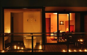 Ropa de cama de alta calidad y minibar 