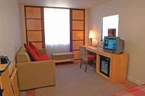 Living area - Britannia Nottingham Hotel (Nottingham)