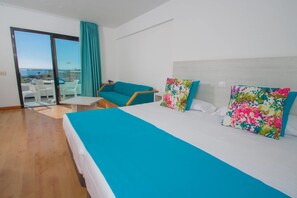 Decoración individual, mobiliario individual, wifi gratis y ropa de cama