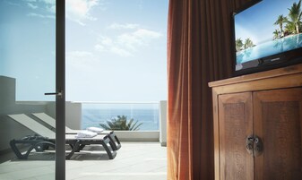 Premium Double or Twin Room, Ocean View | Down comforters, minibar, in-room safe, desk