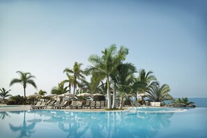 2 outdoor pools, pool umbrellas, pool loungers - Roca Nivaria Gran Hotel (Adeje)