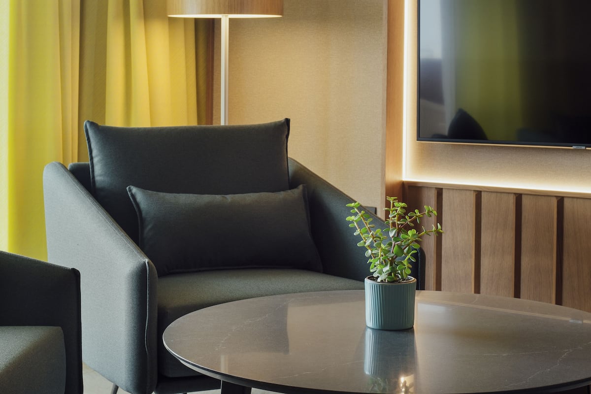 suite, sea view | living area | lcd tv, pay films