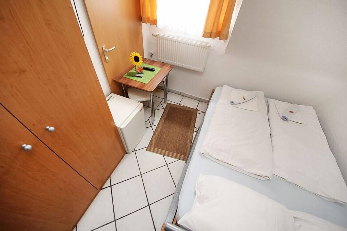 ダブルルーム | 高級寝具、デスク、防音設備、可動式ベッド