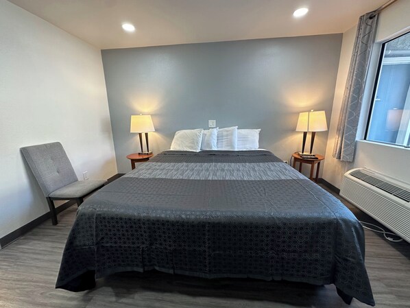 Room, 1 King Bed, Non Smoking