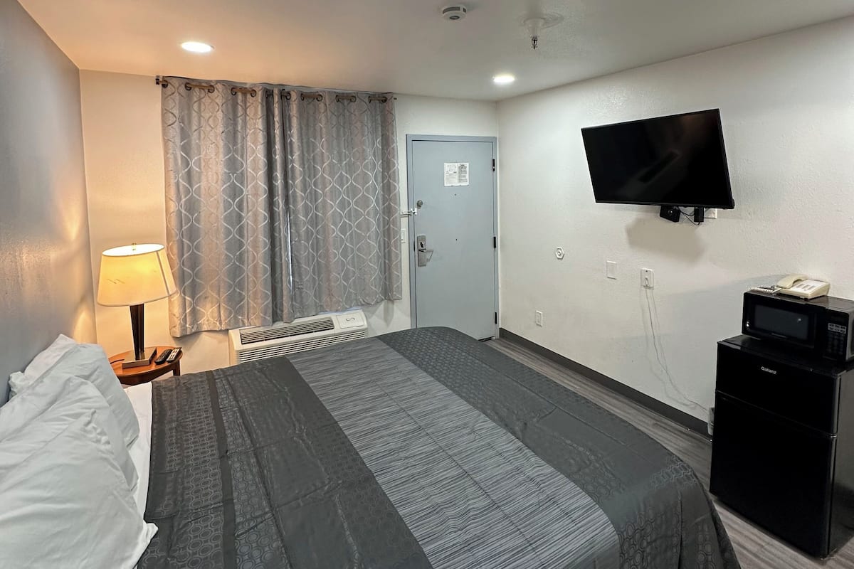 Free WiFi, bed sheets, wheelchair access