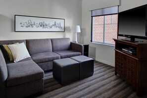 Premium bedding, pillow-top beds, desk, laptop workspace - HYATT house Fishkill/Poughkeepsie (Fishkill)