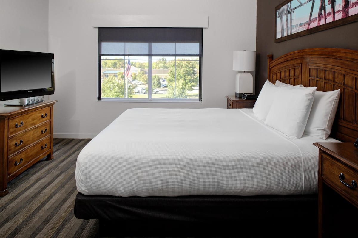 Ropa de cama de alta calidad, camas con pillow-top y escritorio