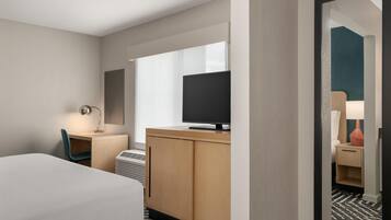 Standard Room, 1 Double Bed | Premium bedding, pillowtop beds, desk, laptop workspace