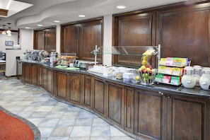 Petit déjeuner buffet compris tous les jours