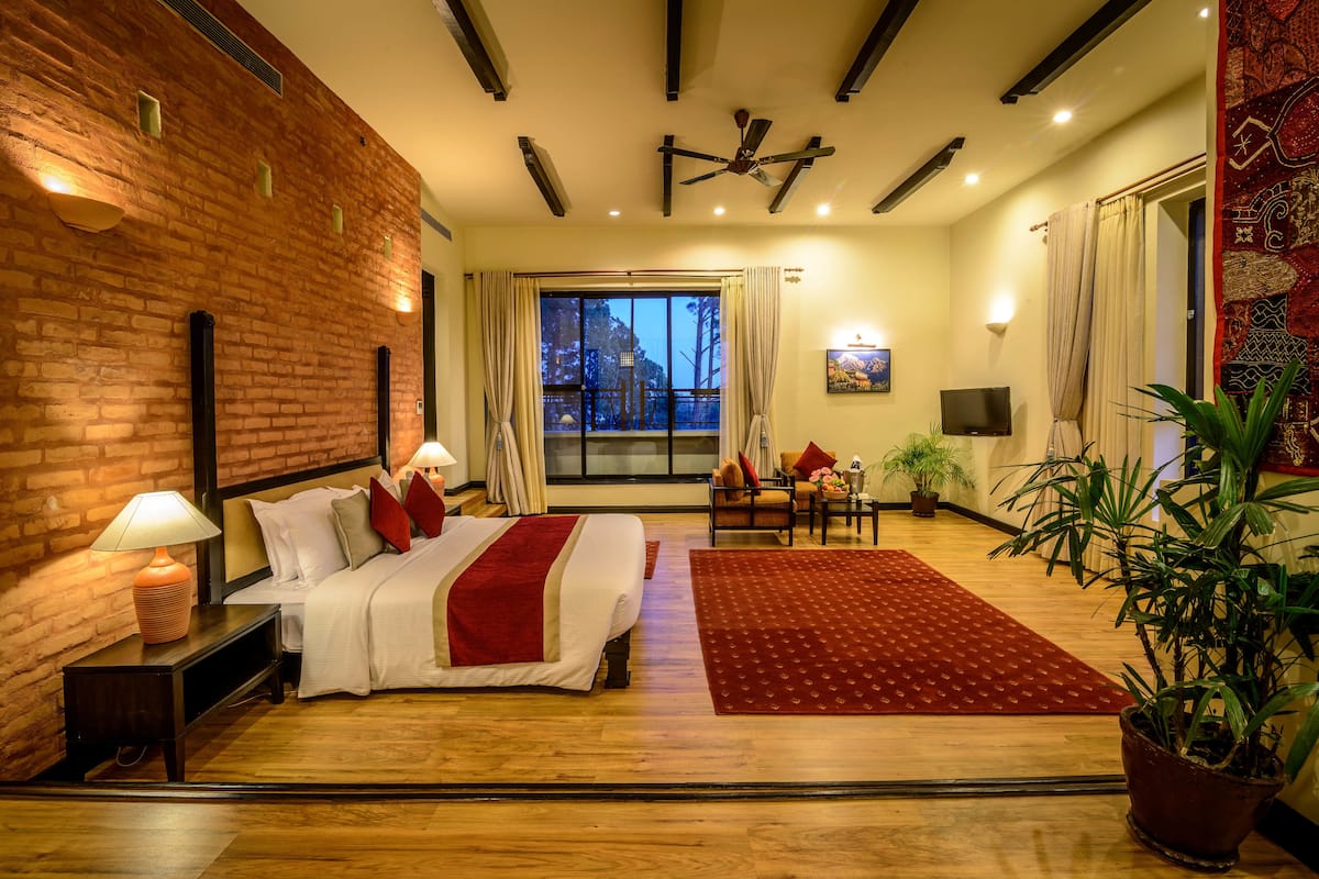 premier suite, 1 double bed | 1 bedroom, premium bedding, minibar, in-room safe