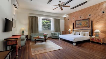 1 bedroom, premium bedding, minibar, in-room safe