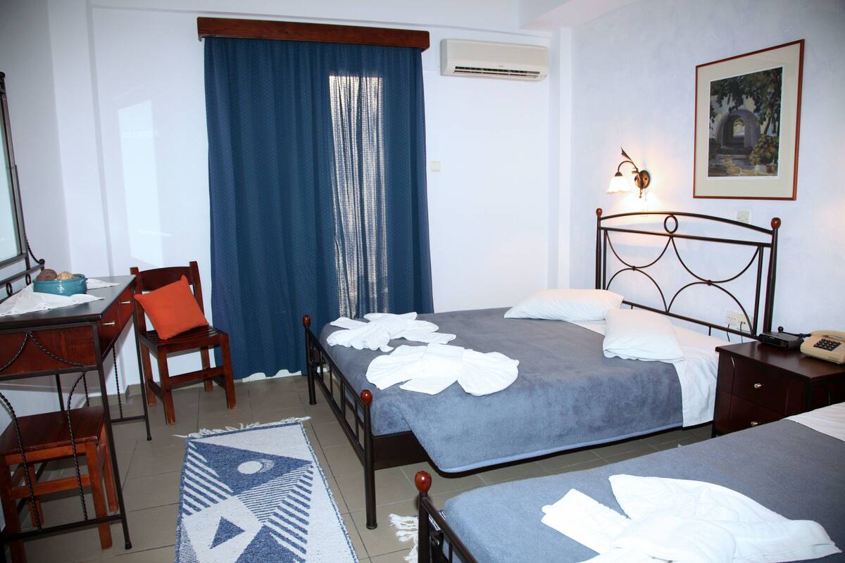Minibar, in-room safe, blackout drapes, soundproofing