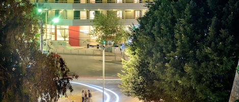 Façade de lâhĂ©bergement - soirĂ©e/nuit