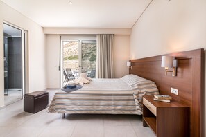 Deluxe Quadruple Room (Family-Open Plan) | In-room safe, individually decorated, individually furnished, desk