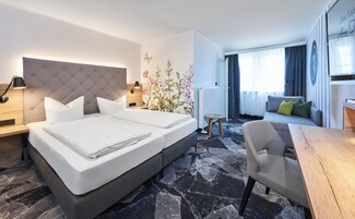 Comfort-Doppelzimmer | Allergikerbettwaren, Schreibtisch, Verdunkelungsvorhänge