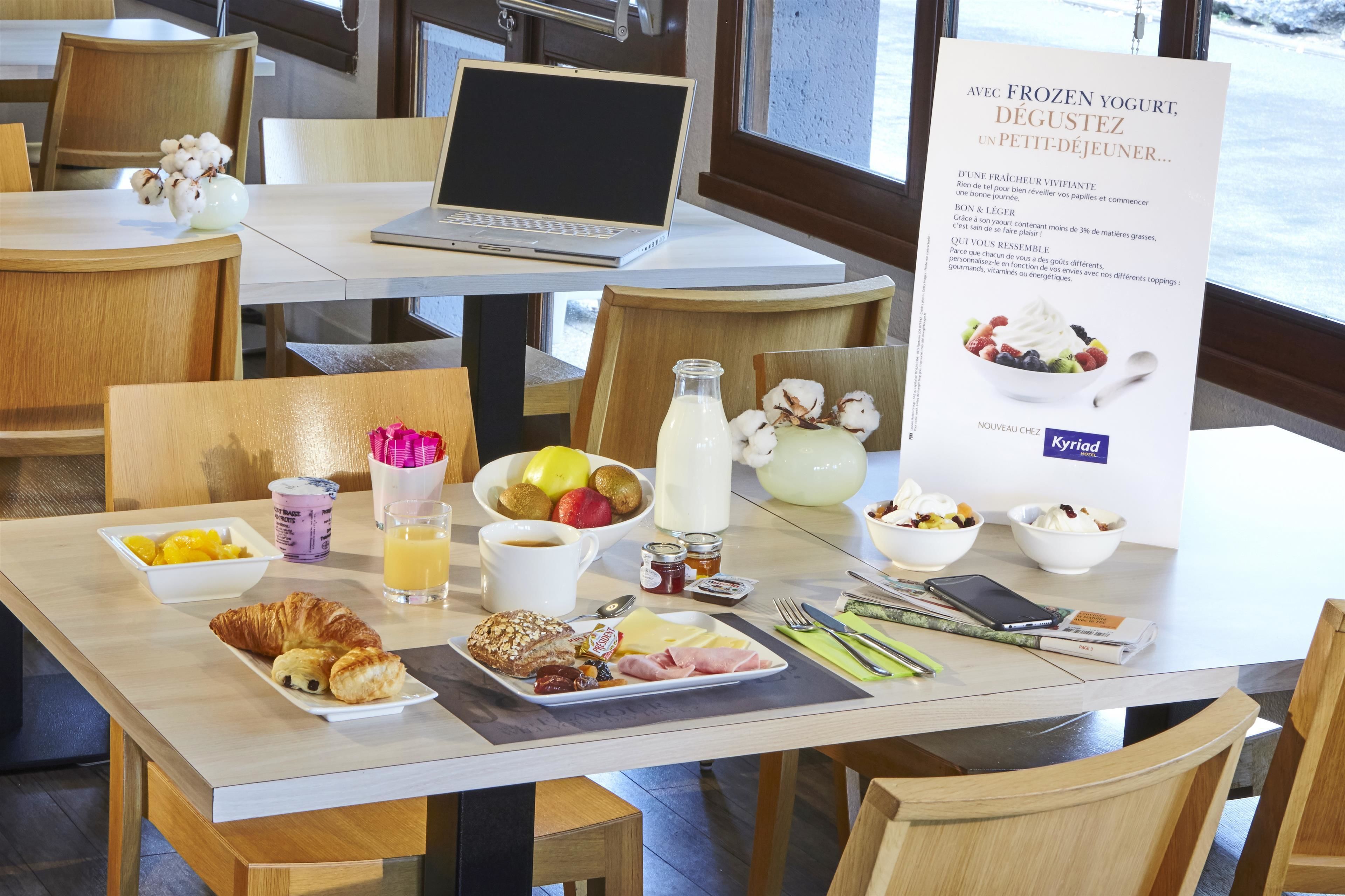 daily to-go breakfast (eur 13.90 per person)