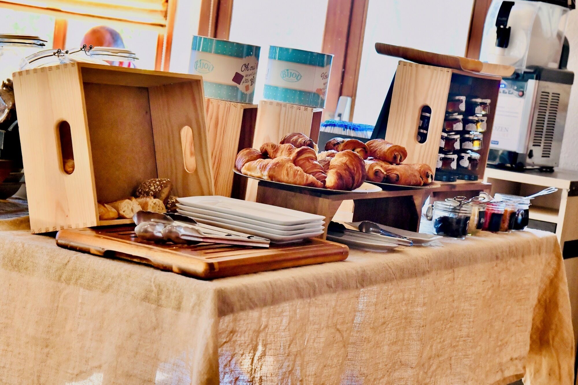 daily to-go breakfast (eur 13.90 per person)