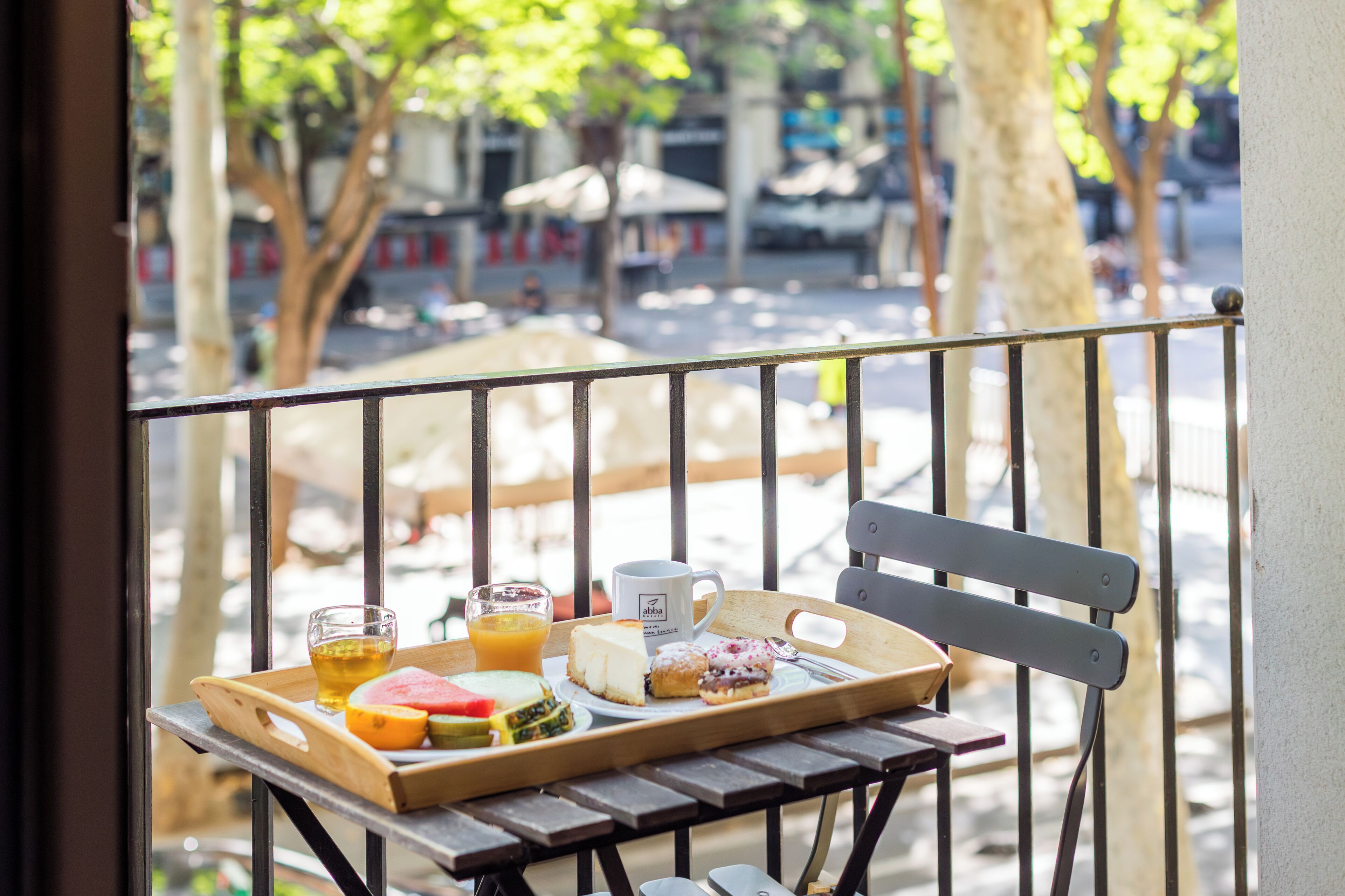 Petit déjeuner buffet (16 EUR par personne)