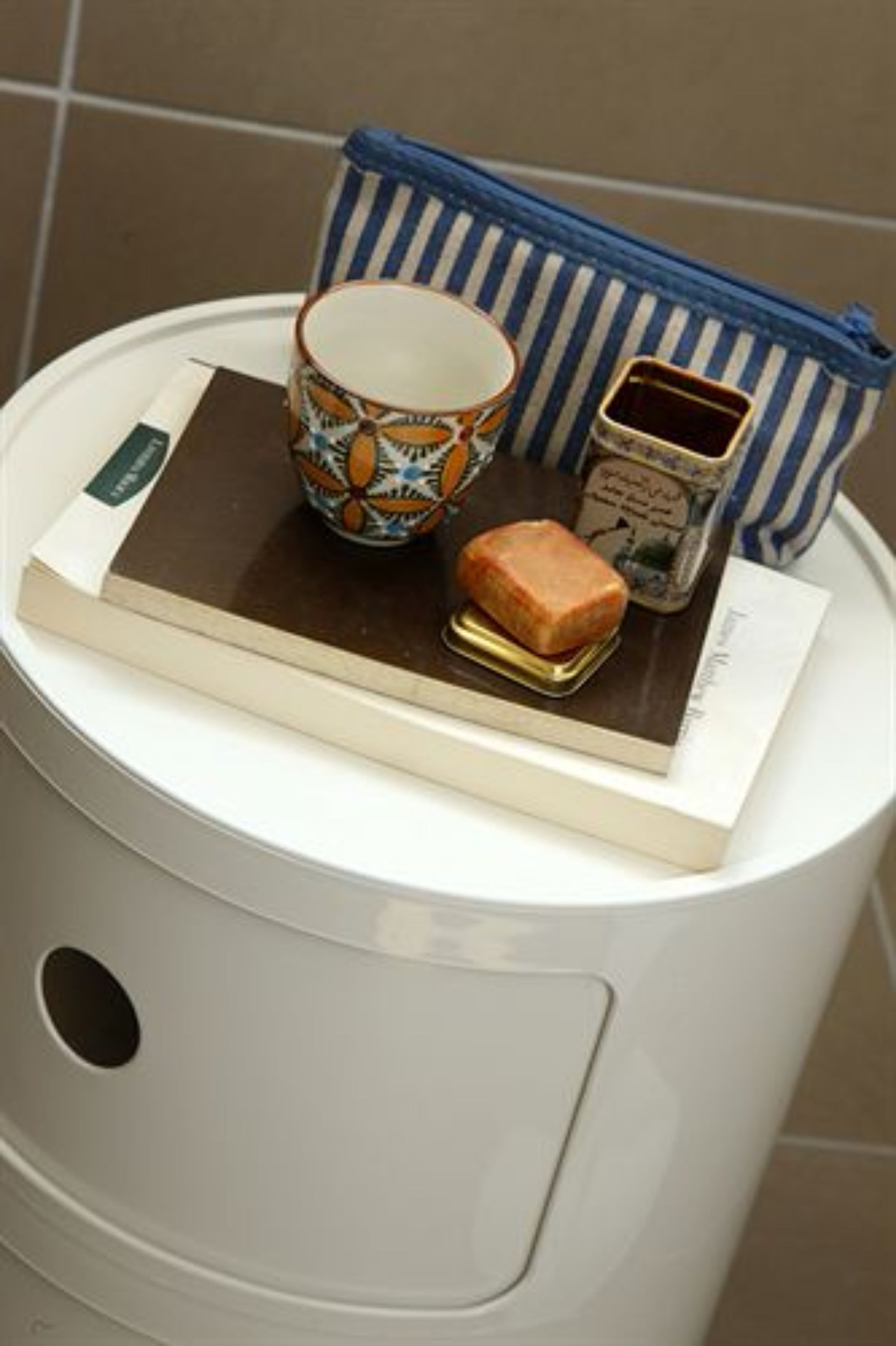 shower, free toiletries, hair dryer, bidet