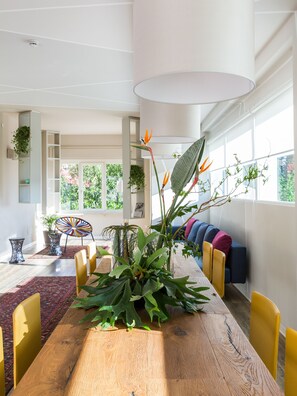 Coin salon dans le hall