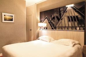 Desk, free WiFi, bed sheets